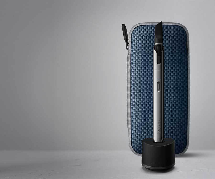 Vessel Vista Edge Slate grey in Base charger with Navy Rover pen case
